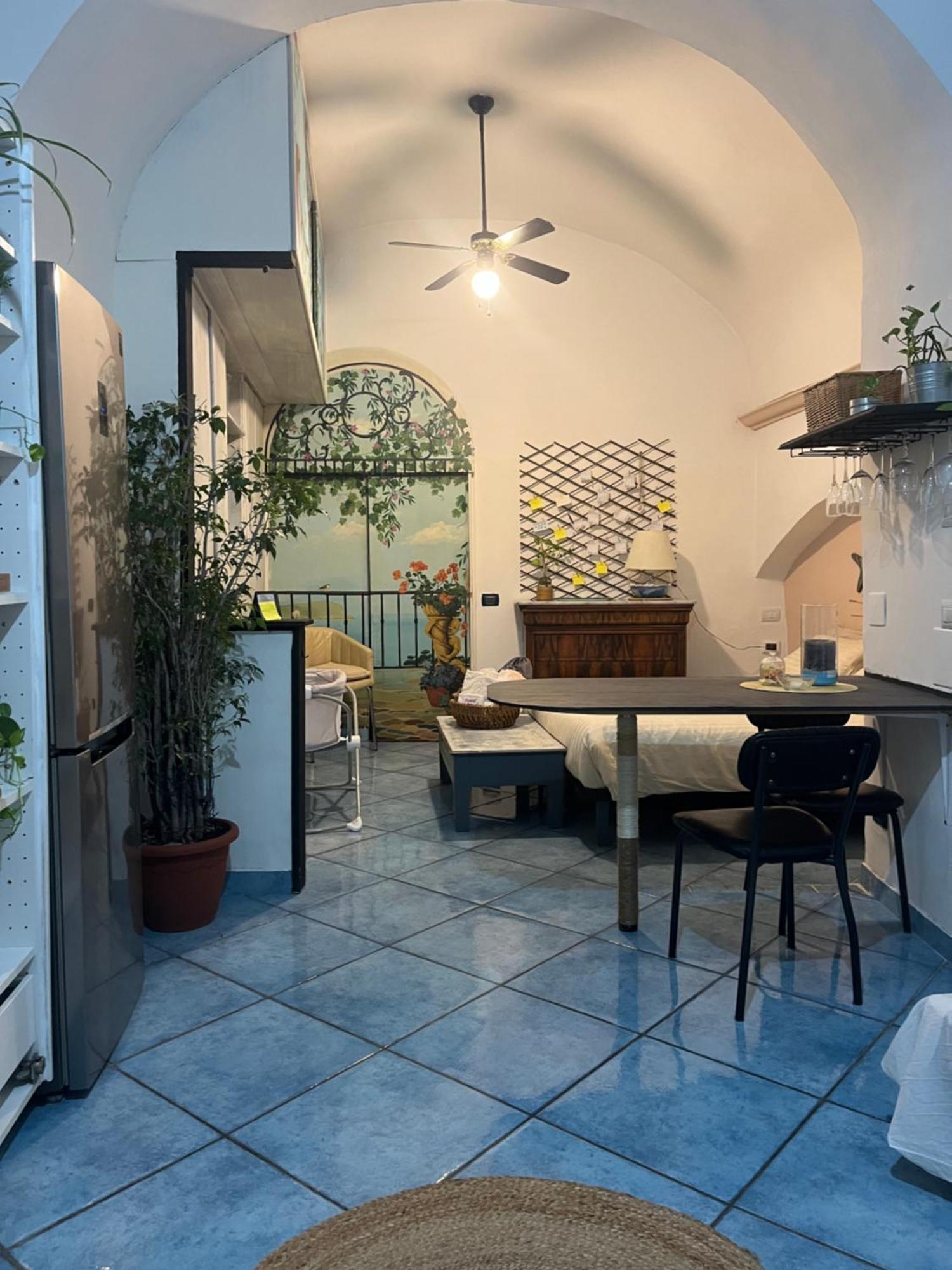 Mari Mari Appartement Napels Buitenkant foto