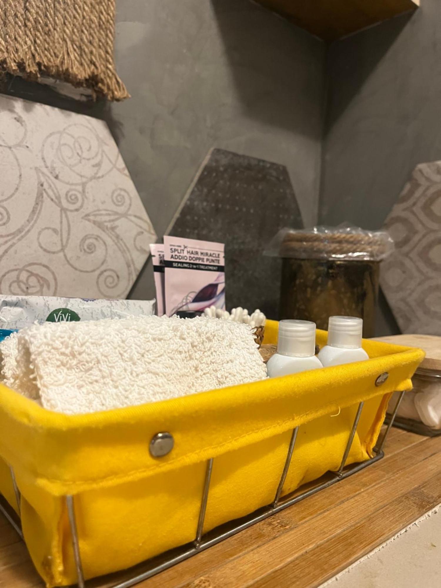 Mari Mari Appartement Napels Buitenkant foto