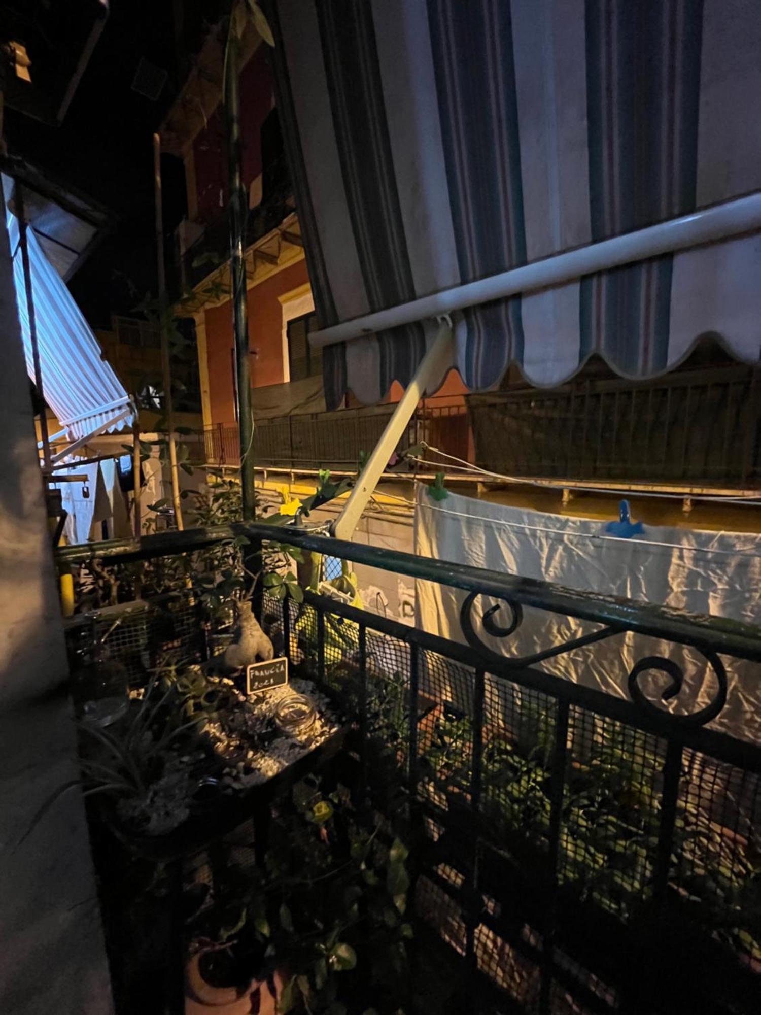 Mari Mari Appartement Napels Buitenkant foto